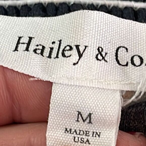 Hailey & Co Navy Blue and White Striped Cold Shoulder Short Sleeve Blouse Rayon - Picture 4 of 4